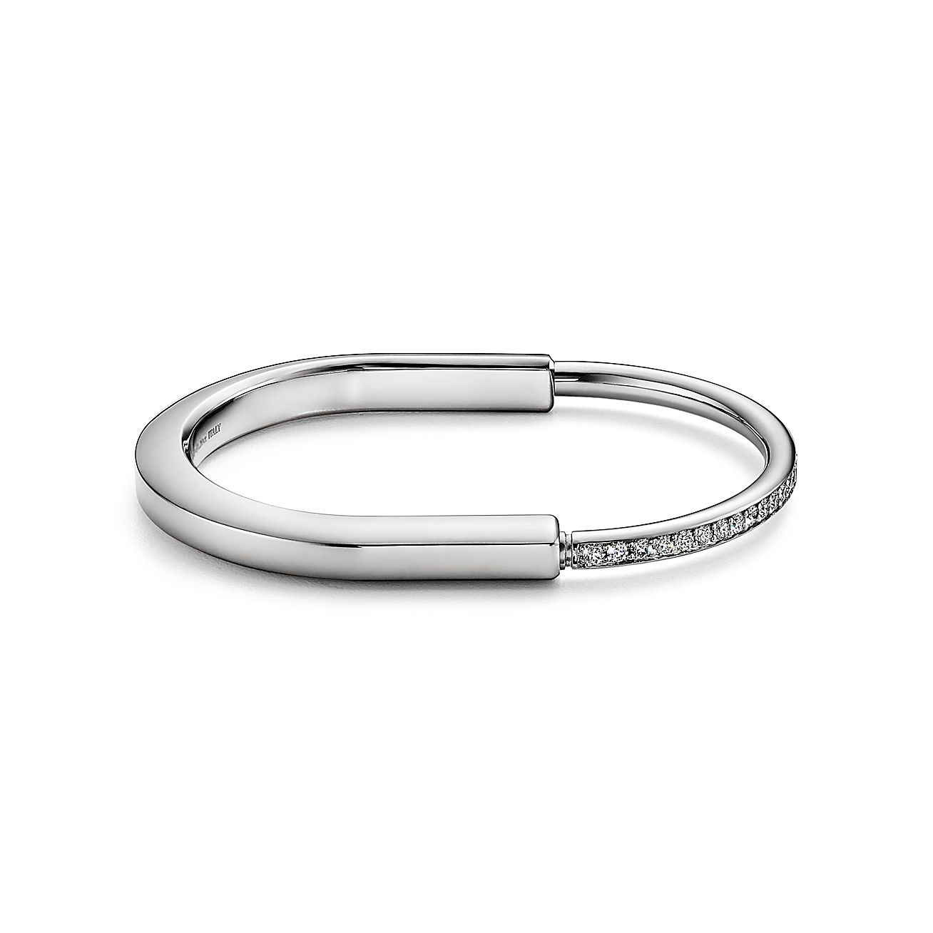 Tiffany Lock 系列 18K 白金半铺镶钻石手镯 | Tiffany & Co.