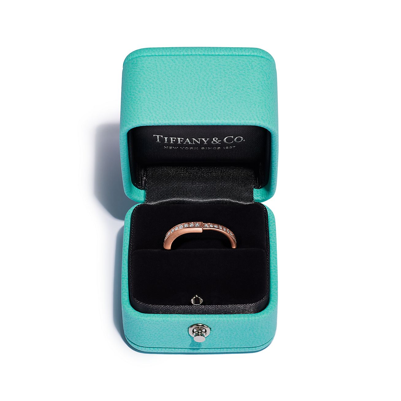 tiffany lock 系列 18k 玫瑰金铺镶钻石戒指 