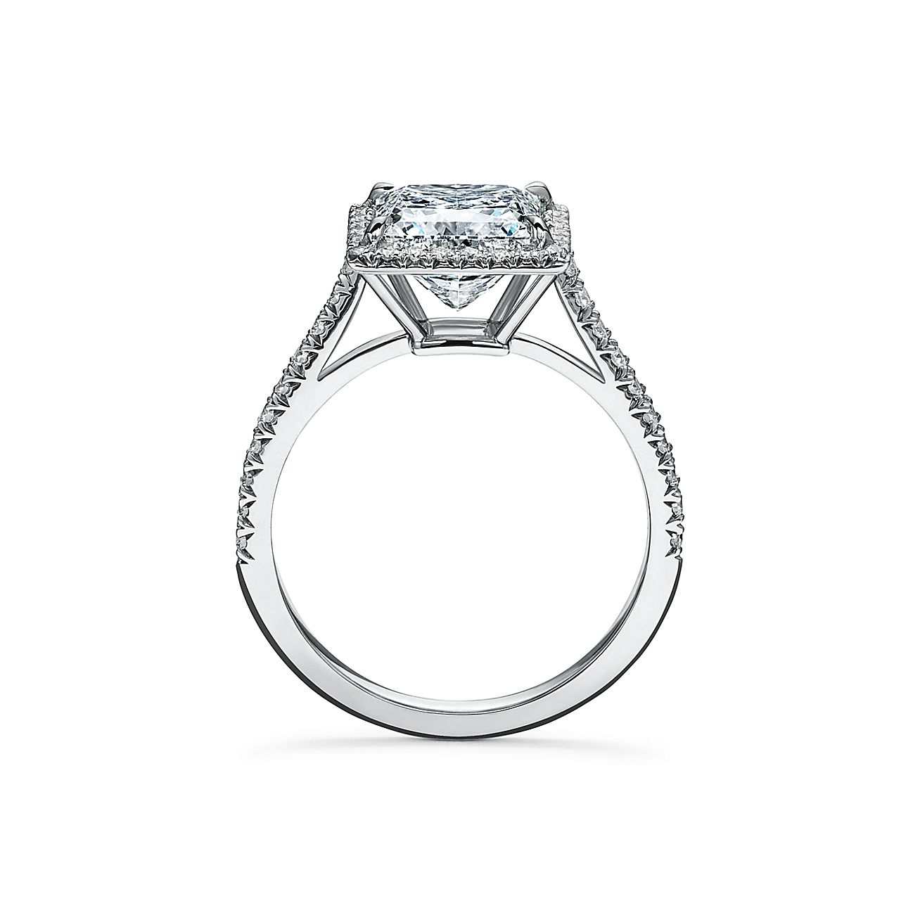 tiffany soleste 系列:铂金镶钻戒圈,珠链式边镶环绕公主方形切割钻石