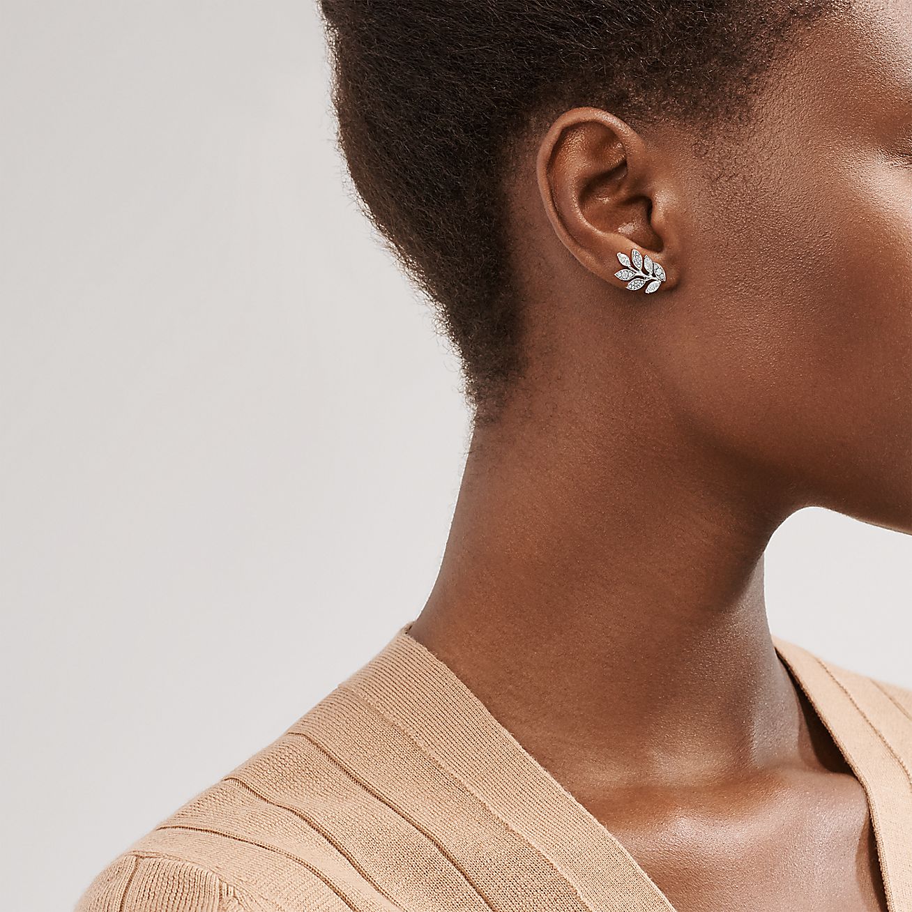 tiffany victoria64 系列铂金镶钻藤蔓耳廓耳环. | tiffany & co.